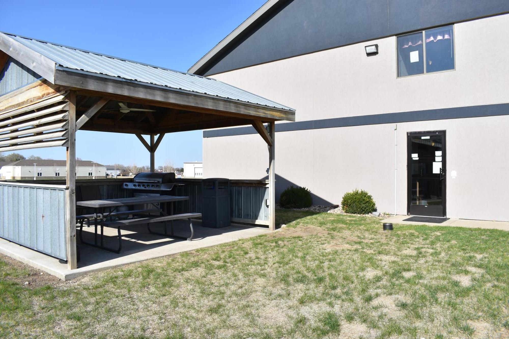 Heartland Hotel & Suites Rock Valley Exterior foto